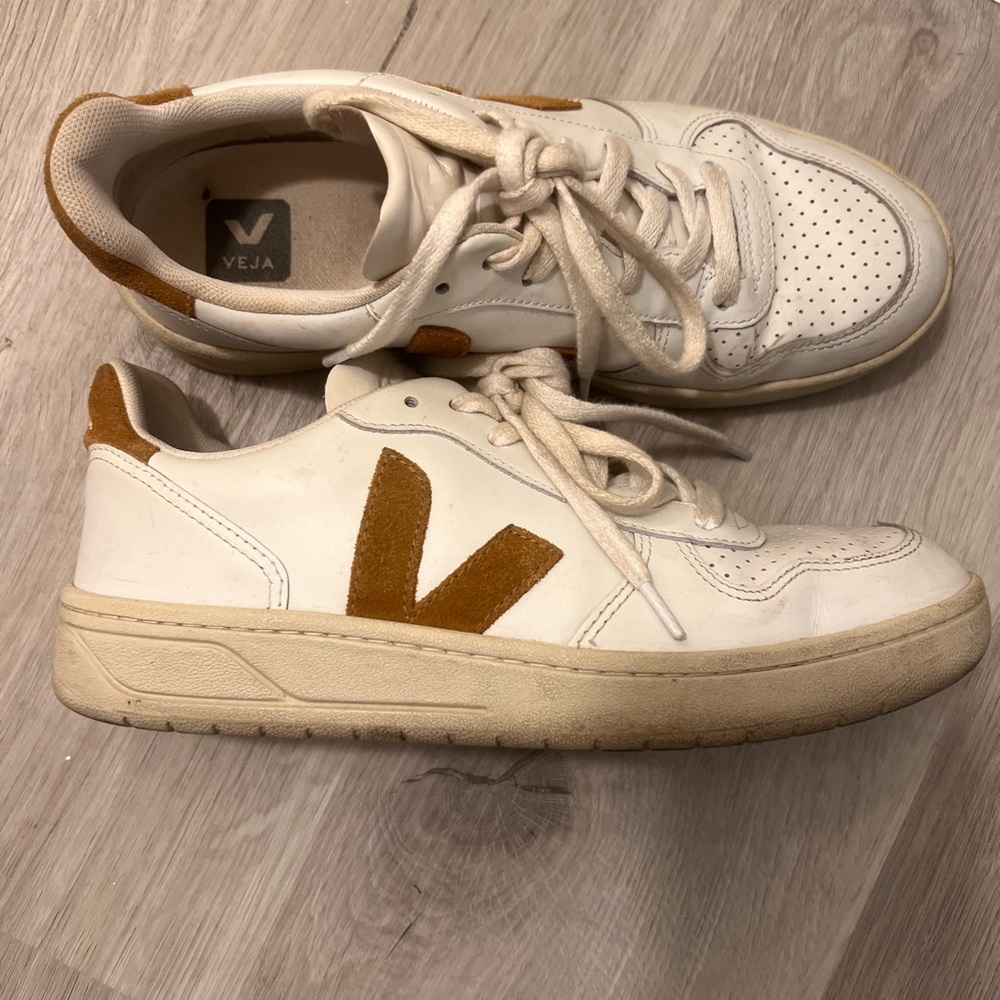 Veja sneakers size 9